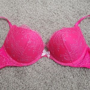 Victoria's Secret 32C Bombshell